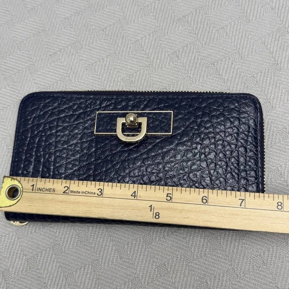DKNY‎ Wallet Womens One Size Blue Leather Zip Around Logo Credit Card Organizer